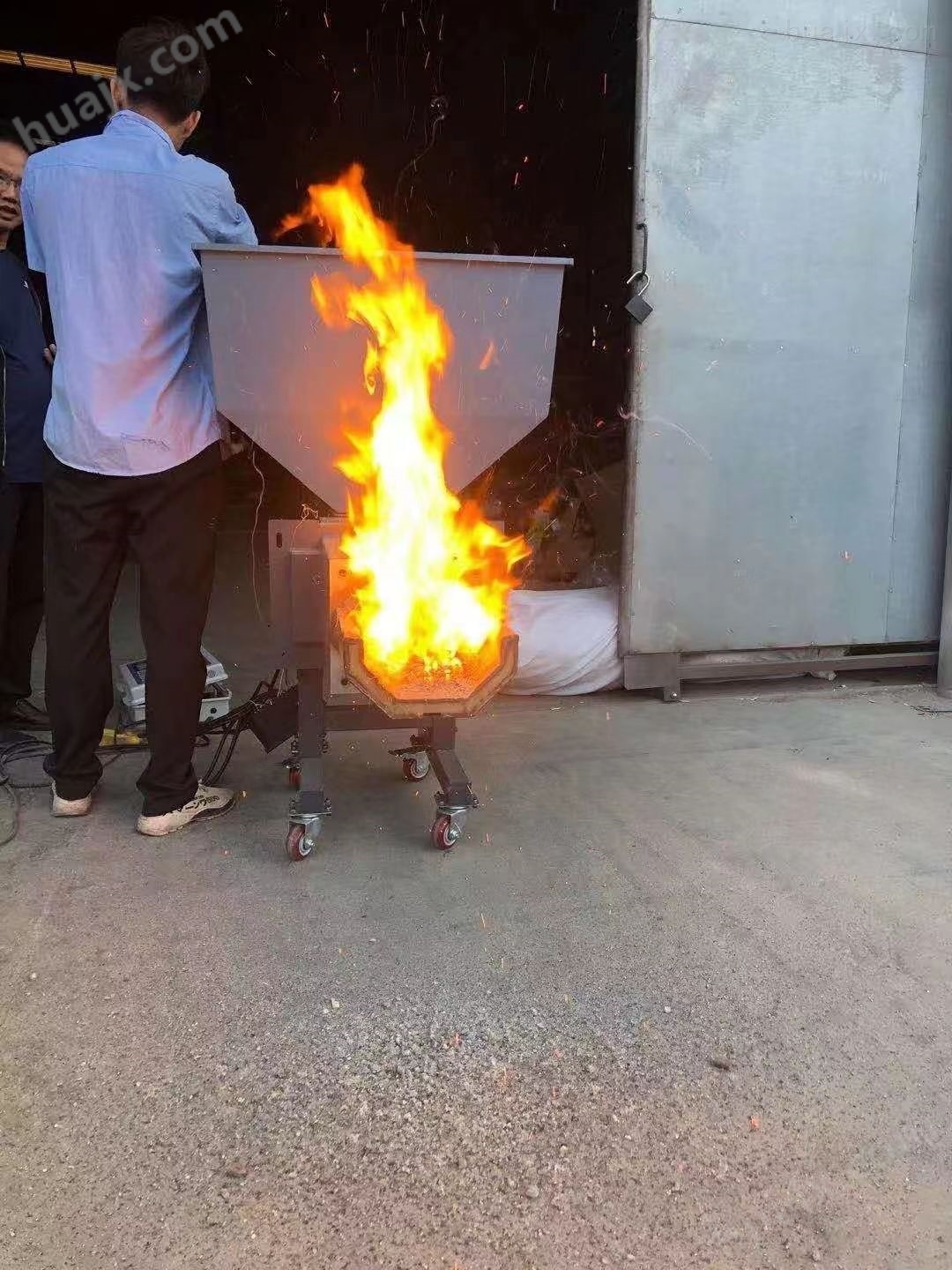 烤房生物质颗粒燃烧机